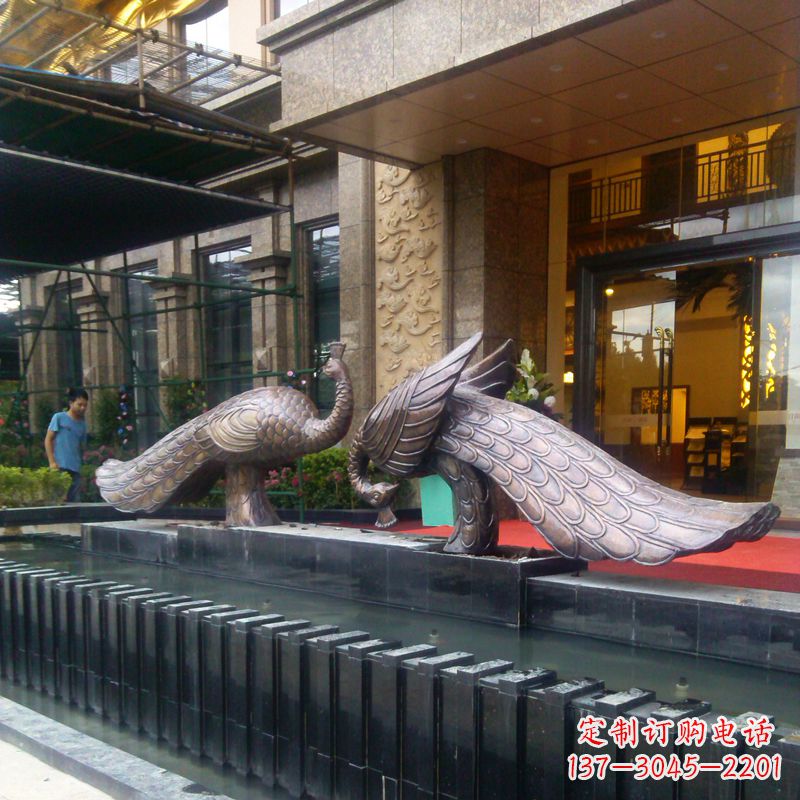 山西精美孔雀铜雕
