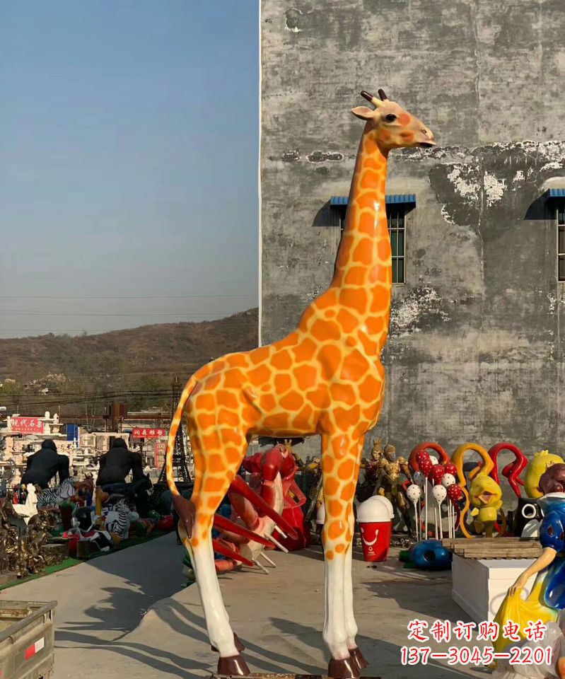 山西玻璃刚彩绘长颈鹿艺术雕塑