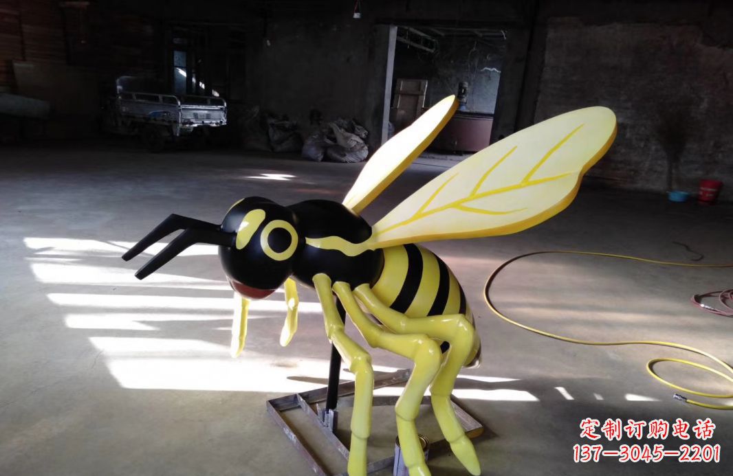 山西玻璃刚仿真蜜蜂雕塑