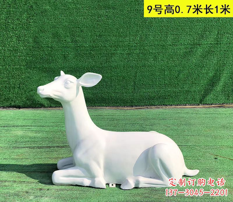 山西玻璃钢白色小鹿动物雕塑