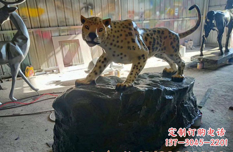 山西新颖豹子雕塑