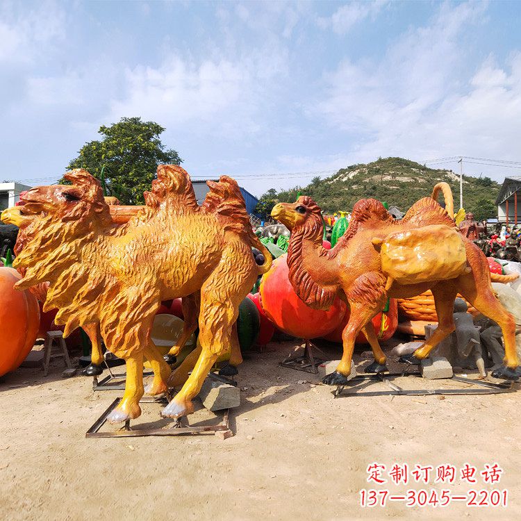 山西玻璃钢彩绘仿真骆驼雕塑艺术之美的完美呈现