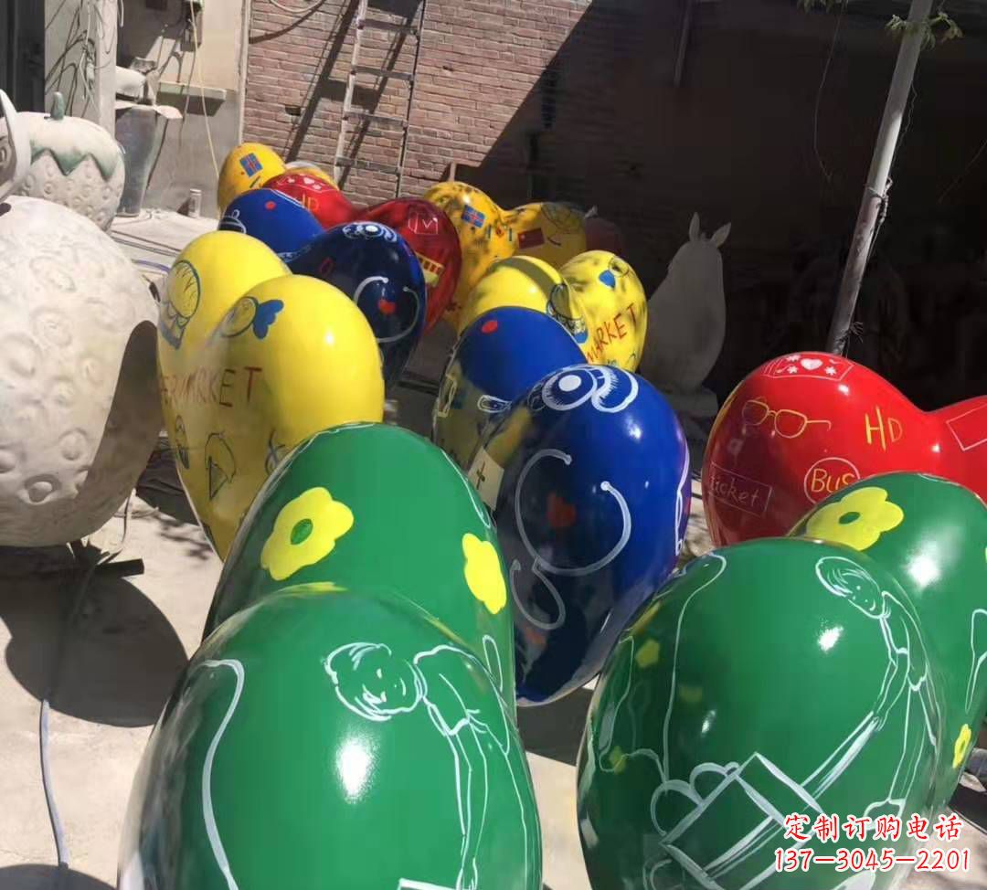 山西玻璃钢彩绘气球雕塑