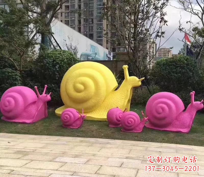 山西玻璃钢彩绘蜗牛雕塑