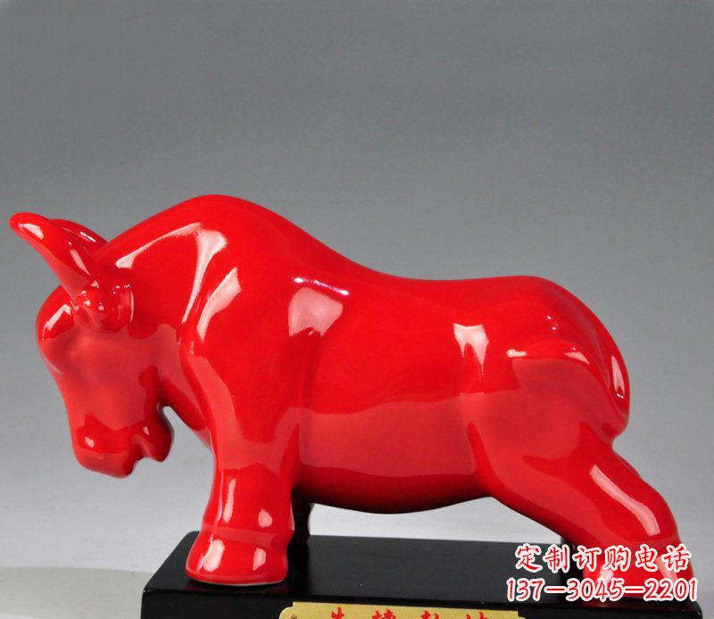 山西玻璃钢彩色牛转乾坤雕塑