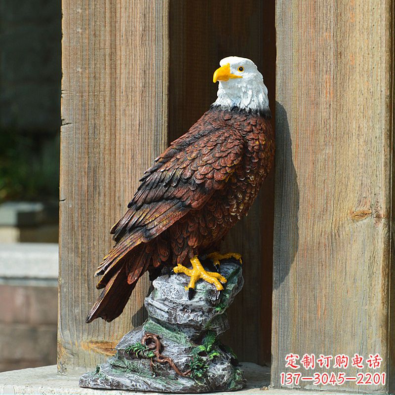 山西玻璃钢老鹰雕塑——传递自然之美
