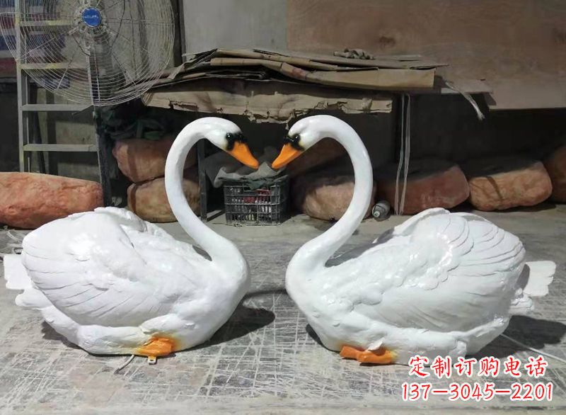 山西玻璃钢仿真发光天鹅雕塑