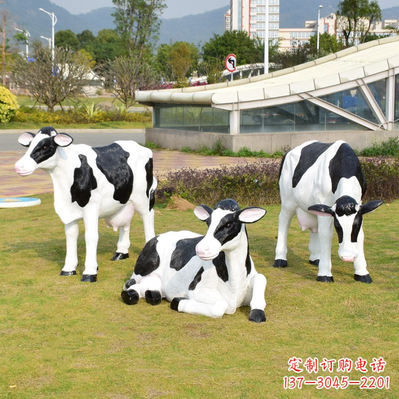 山西玻璃钢奶牛雕塑给环境带来美丽