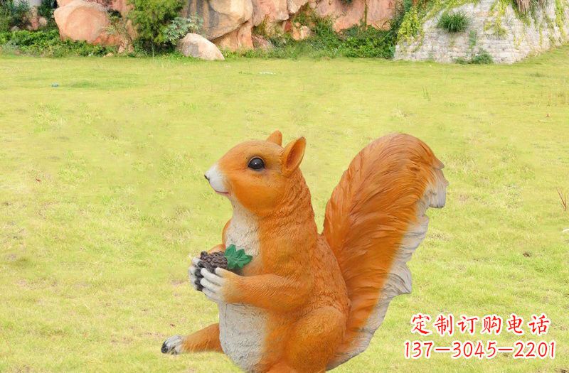 山西玻璃钢制作的松鼠雕塑