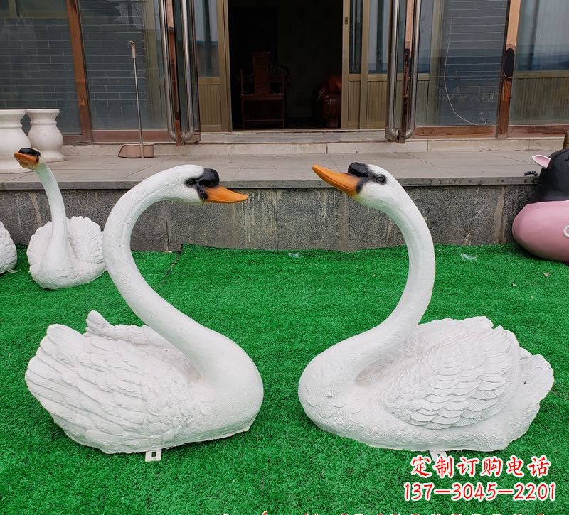 山西玻璃钢制作的精美天鹅雕塑