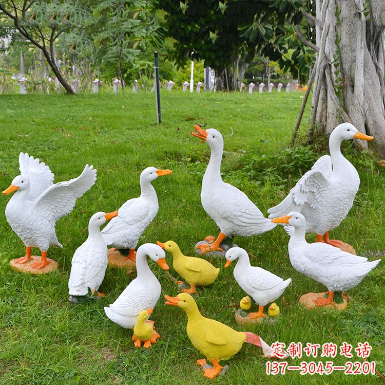 山西玻璃钢仿真鸭子雕塑-庭院农家院仿真家禽动物雕塑摆件