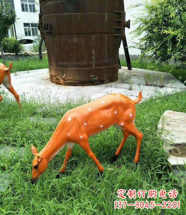 山西梅花鹿雕塑精美的艺术品