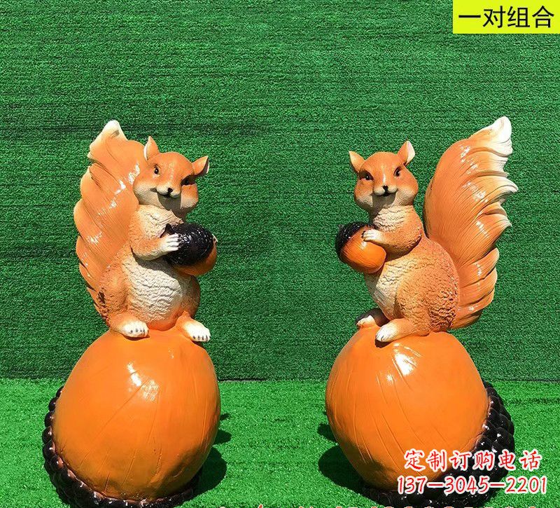 山西玻璃钢松鼠雕塑艺术精品