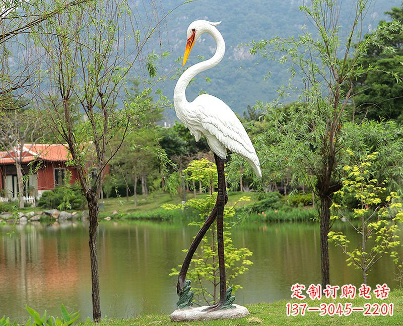 山西玻璃钢仙鹤雕塑——传承中国传统文化