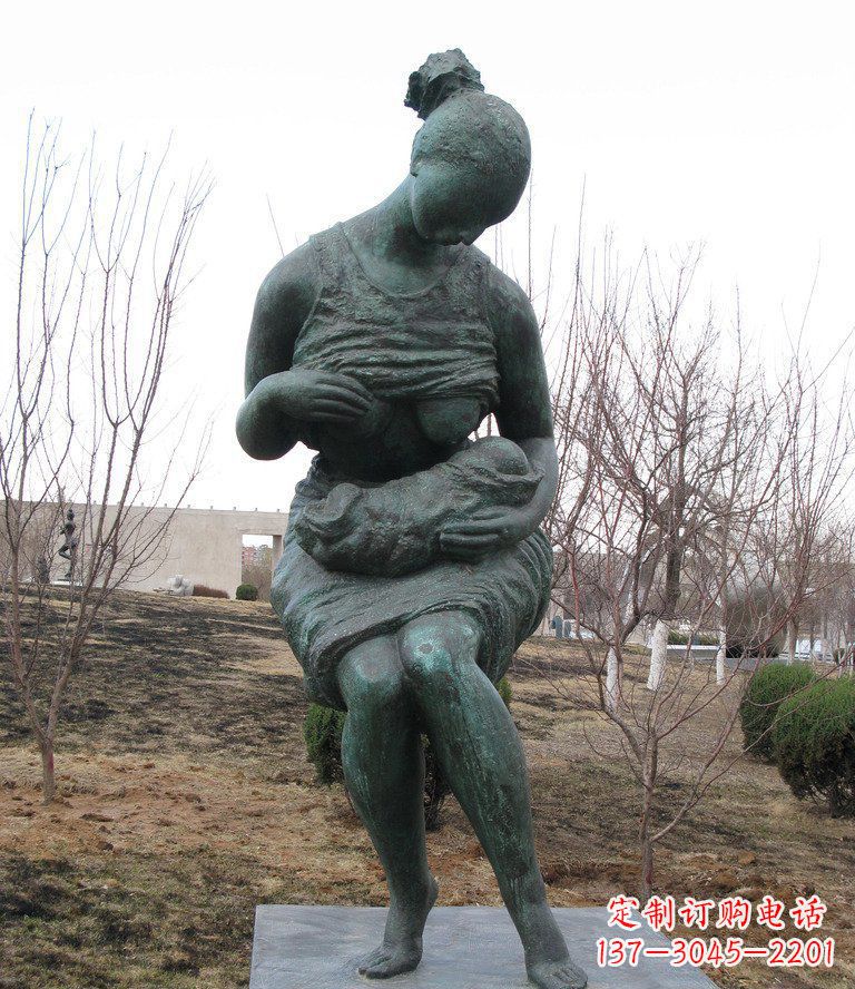 山西哺乳的女人公园人物铜雕