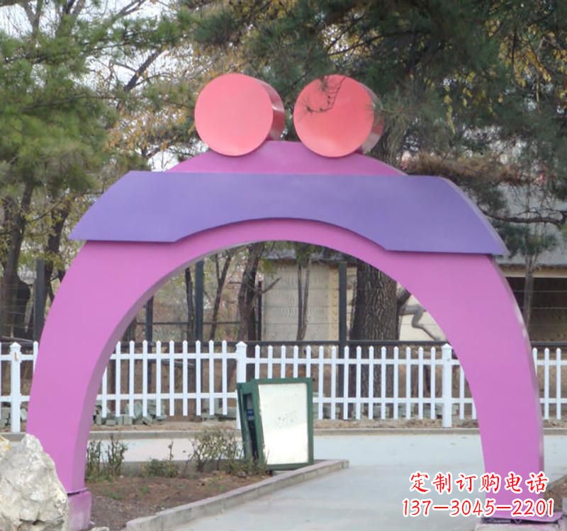 山西不锈钢爱心拱门雕塑给城市艺术添彩
