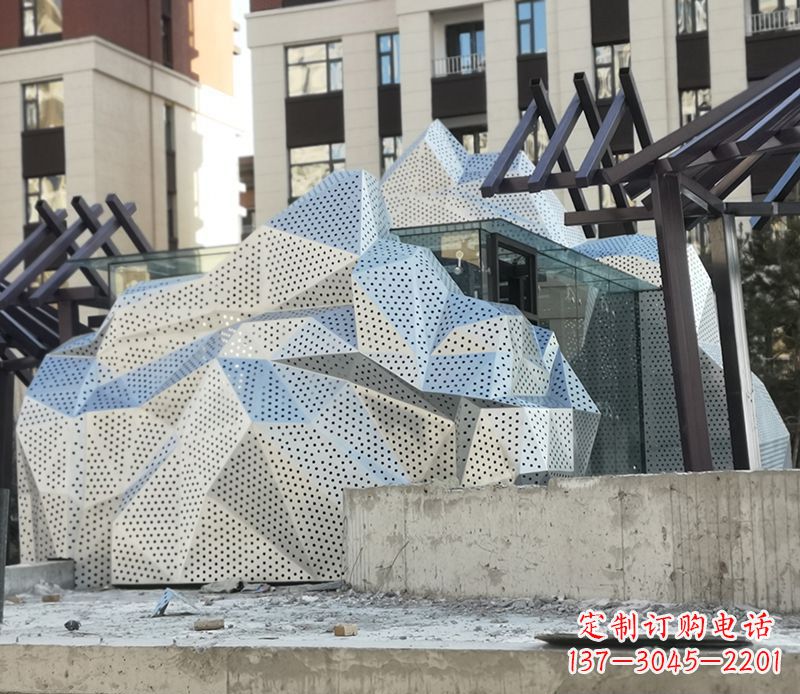 山西不锈钢假山雕塑给空间带来更多活力