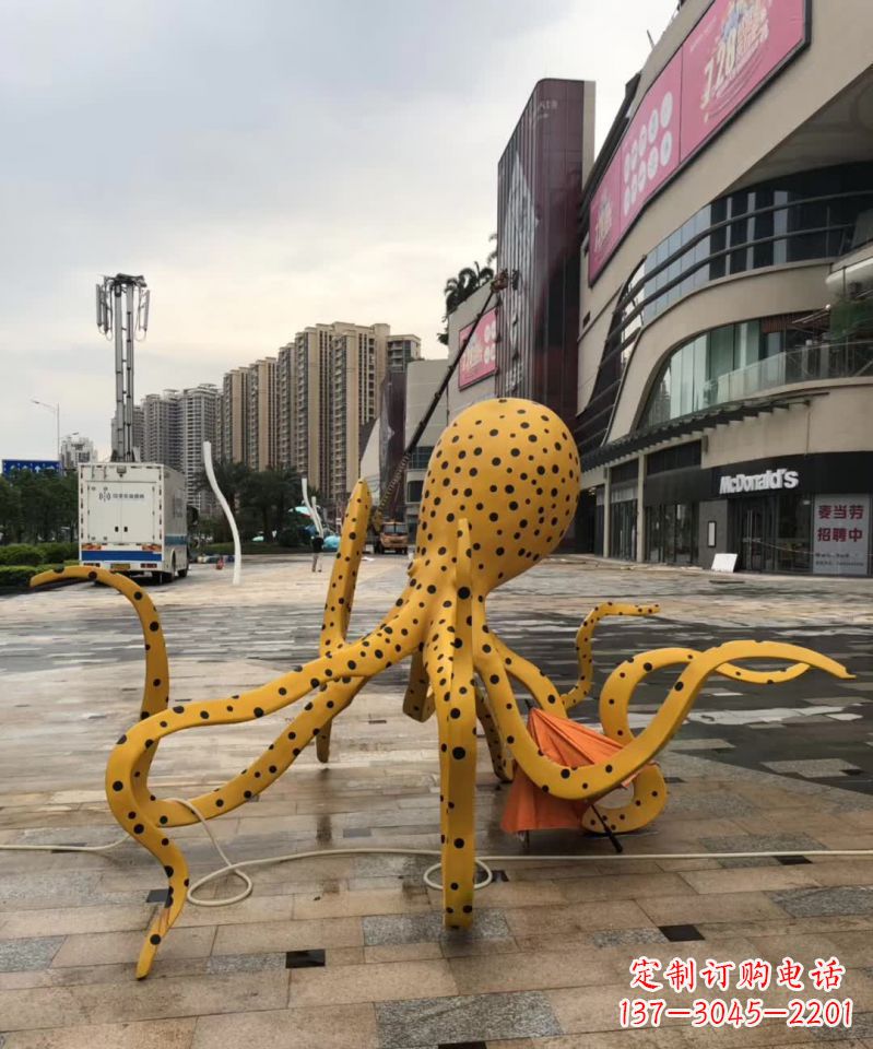 山西不锈钢章鱼雕塑一座海洋之城的标志