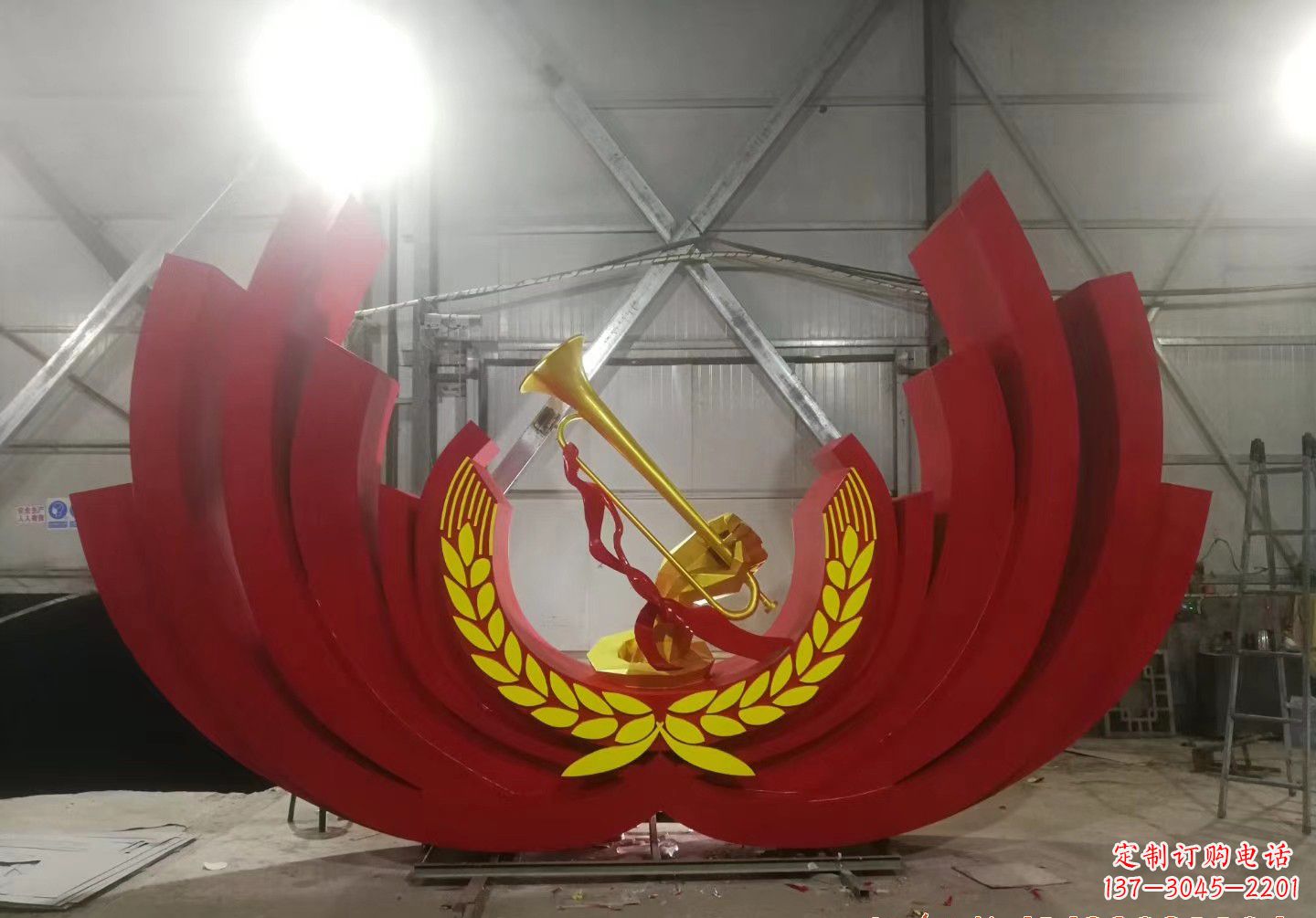 山西不锈钢冲锋号雕塑缅怀英雄,祝福未来