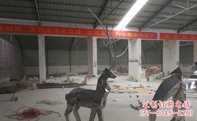山西不锈钢麋鹿雕塑静谧美丽的自然之美