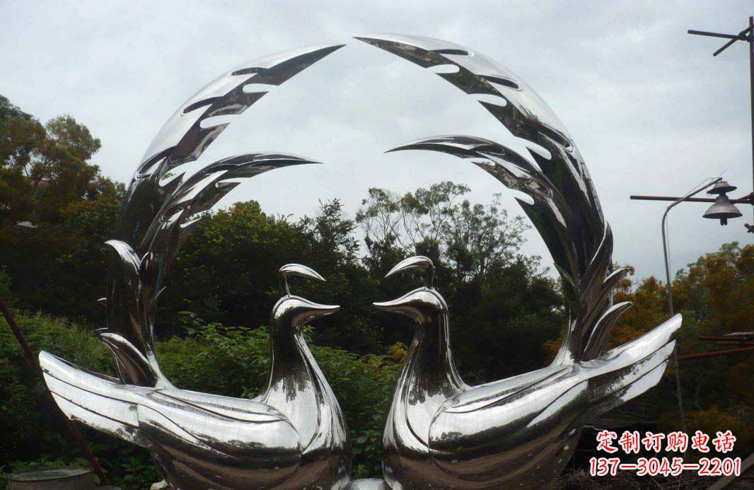 山西不锈钢孔雀雕塑浪漫与灵动