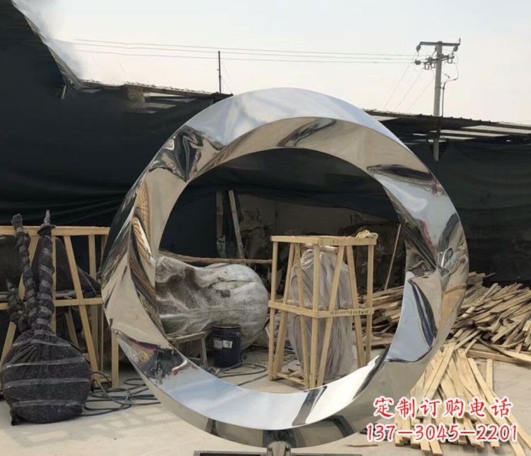 山西不锈钢抽象镜面圆环雕塑