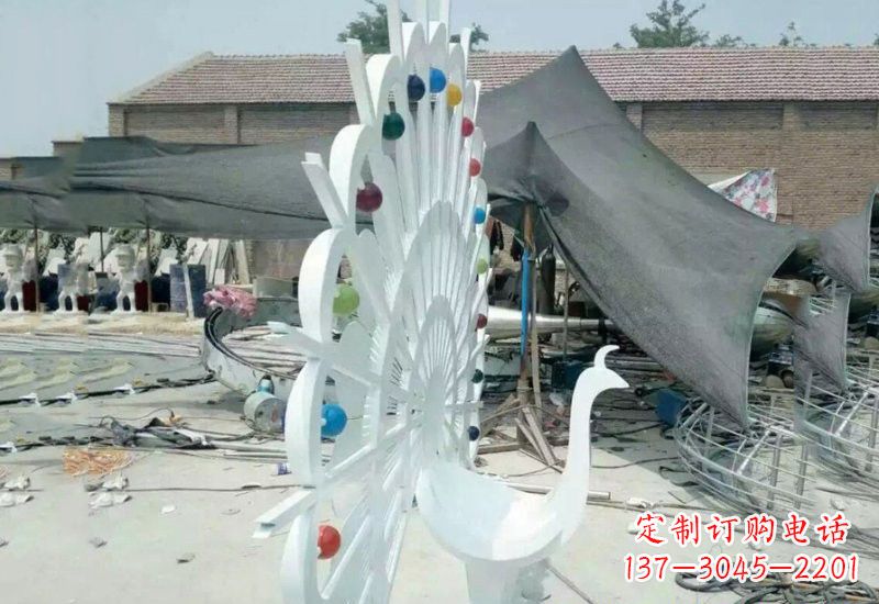 山西不锈钢孔雀雕塑精美绝伦