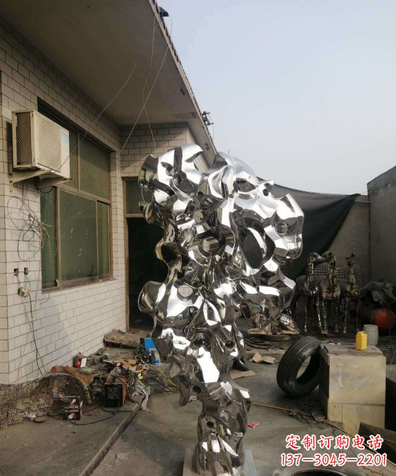 山西不锈钢抽象太湖石雕塑1