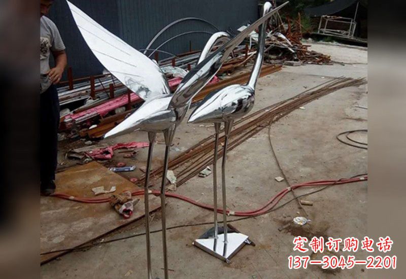 山西不锈钢抽象仙鹤雕塑2
