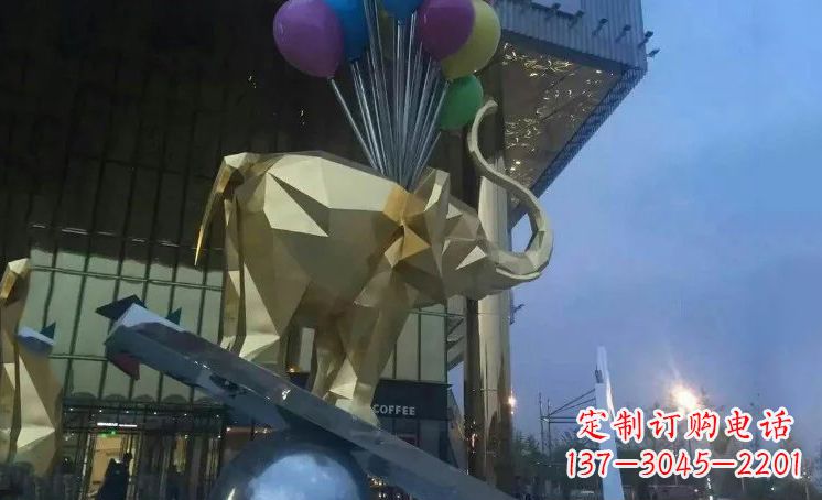 山西大象踩高跷——点缀城市景观