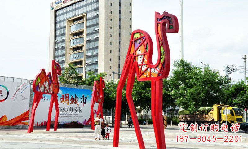 山西不锈钢大型骆驼雕塑