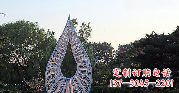 山西水滴雕塑给公园带来流动的美