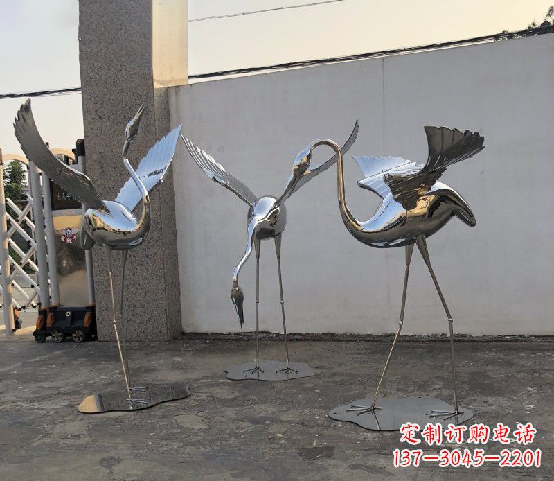 山西不锈钢锻造的丹顶鹤雕塑