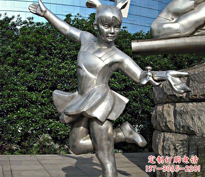 山西不锈钢儿童踢毽子雕塑
