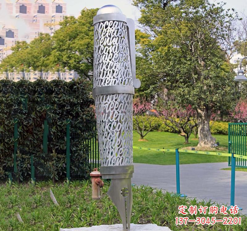 山西精致不锈钢钢笔雕塑