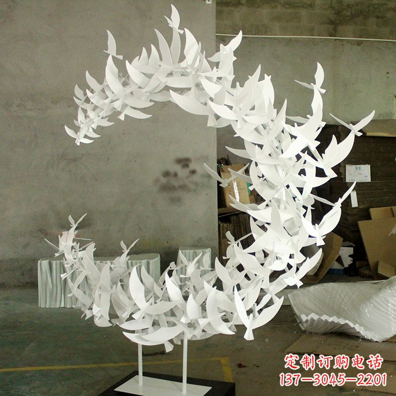 山西不锈钢鸽子翱翔的象征