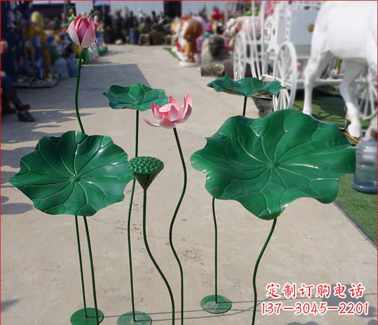山西不锈钢公园彩色荷花雕塑