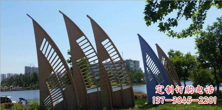 山西不锈钢公园的船帆雕塑