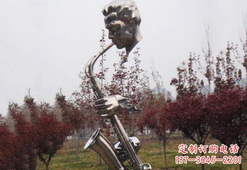 山西不锈钢公园抽象吹萨克斯人物雕塑
