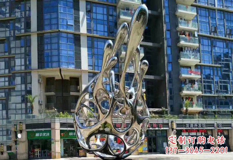 山西不锈钢公园抽象火龙果雕塑
