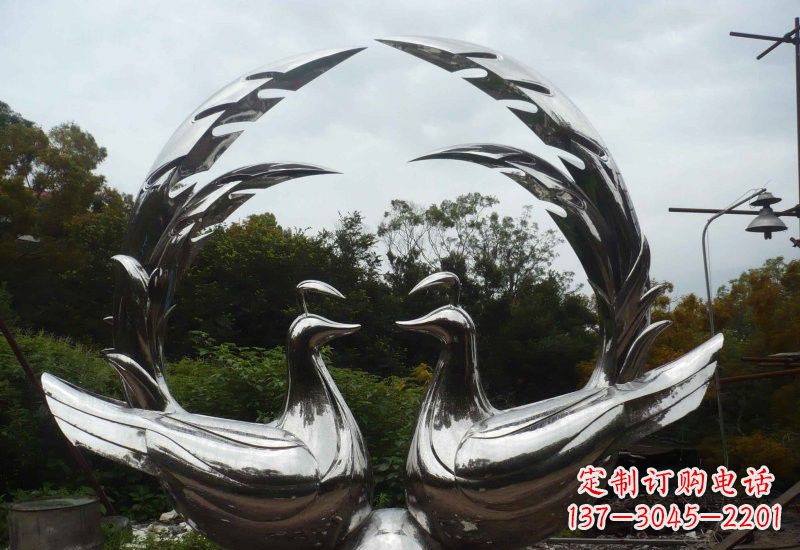 山西不锈钢孔雀雕塑精致美丽的艺术品