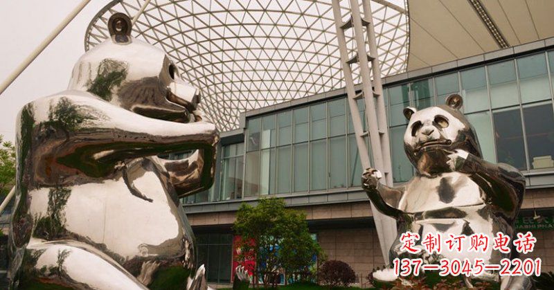 山西不锈钢公园动物镜面熊猫雕塑