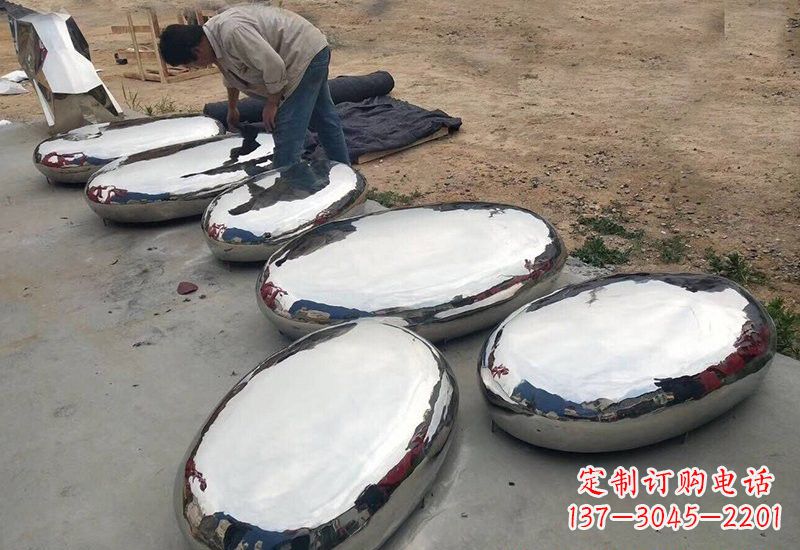 山西不锈钢鹅卵石雕塑精美外形给人以美的感受