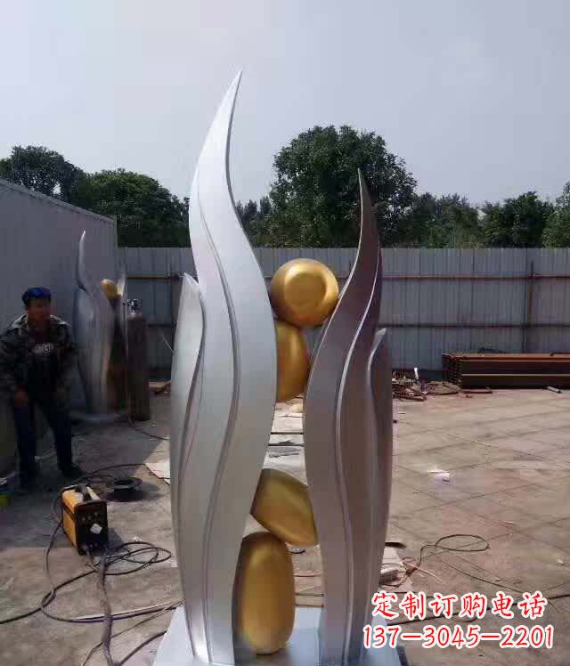 山西不锈钢广场翅膀雕塑象征着自由之翼