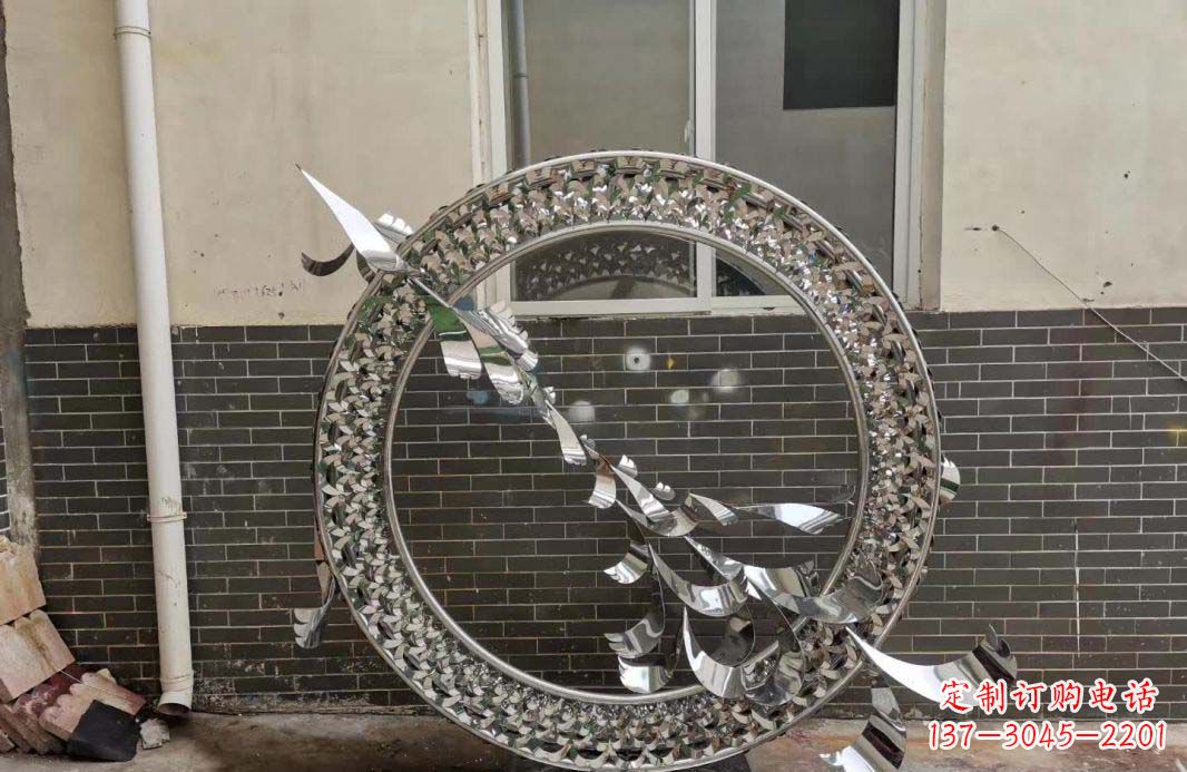 山西“不锈钢广场飞鸽圆环雕塑”精美的艺术品