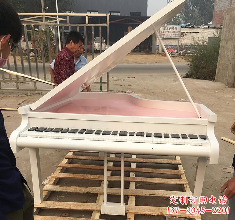 山西不锈钢钢琴雕塑融合音乐与艺术的完美结合