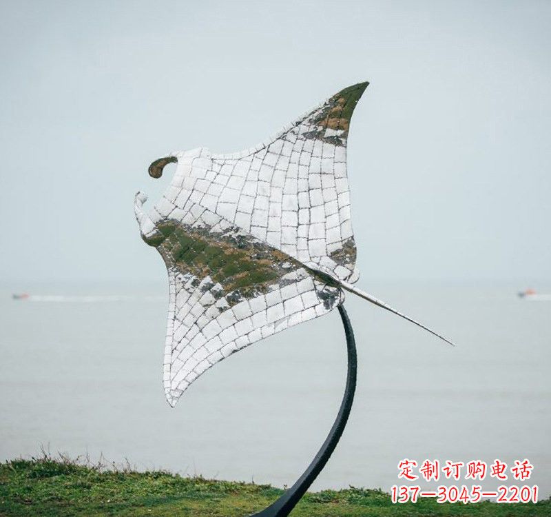 山西不锈钢海洋动物蝠鲼雕塑艺术与环保的完美结合