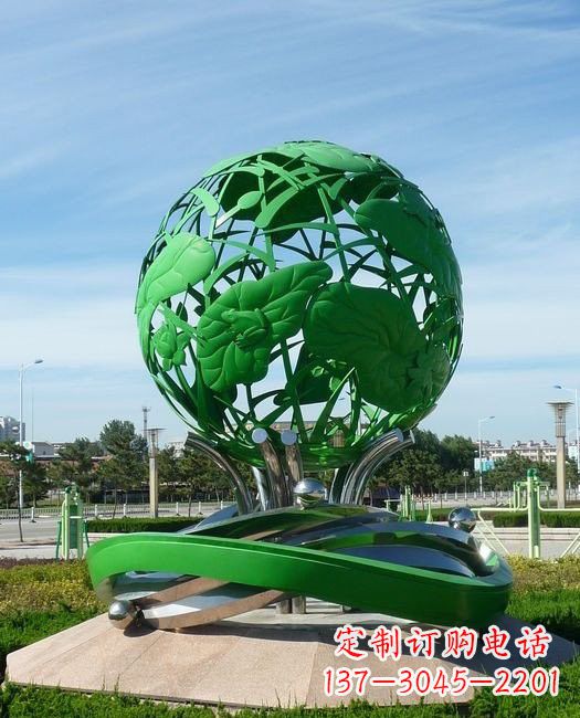 山西荷叶穿梭的美丽雕塑
