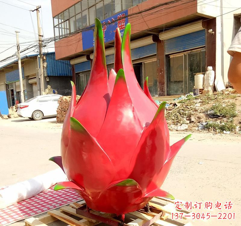 山西不锈钢火龙果雕塑2