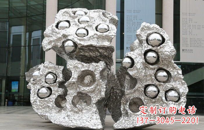 山西不锈钢街边抽象莲蓬雕塑